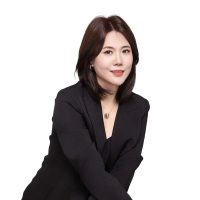 Olivia Kang